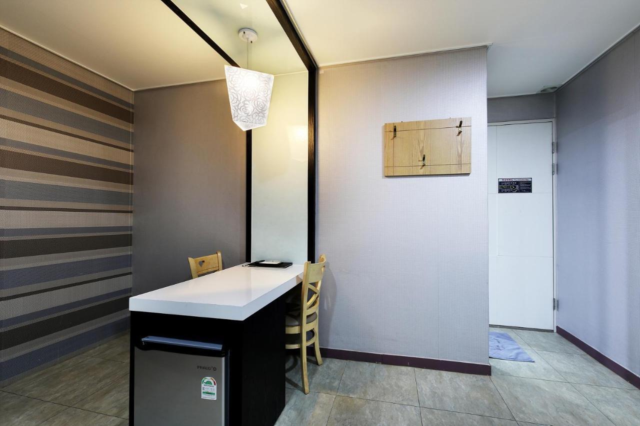 White Tourist Hotel Jeonju Exterior photo