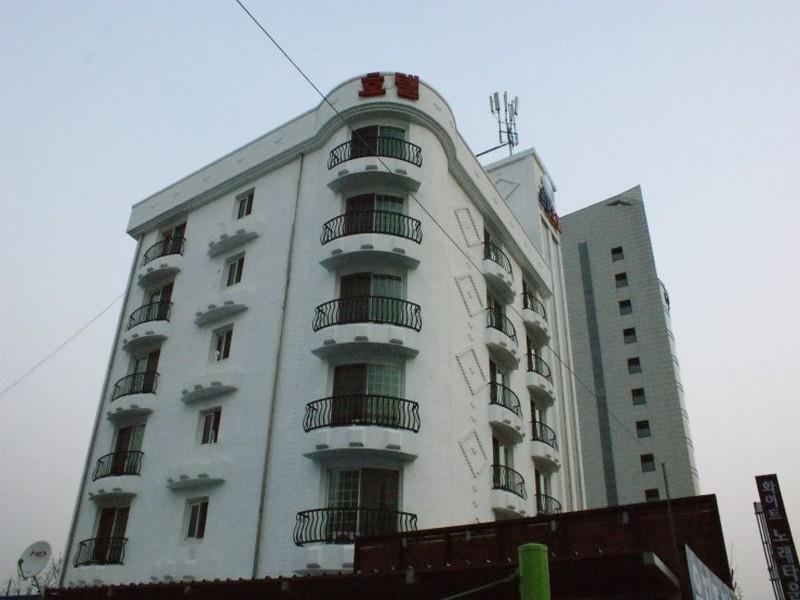 White Tourist Hotel Jeonju Exterior photo