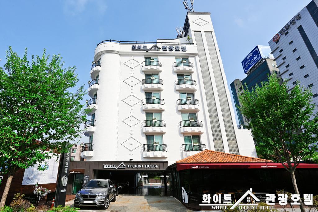 White Tourist Hotel Jeonju Exterior photo